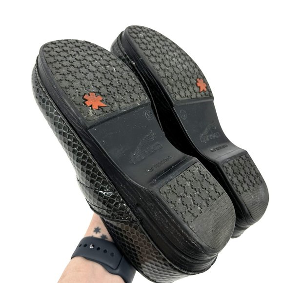 Dansko XP Patent Leather Faux Reptile Skin Charcoal Grey Silver Mule Clog 38 - Picture 7 of 8